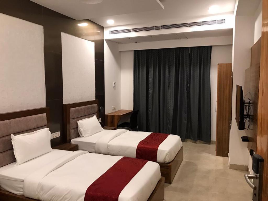 Hotel The Ecstasy Chinhat Exterior photo