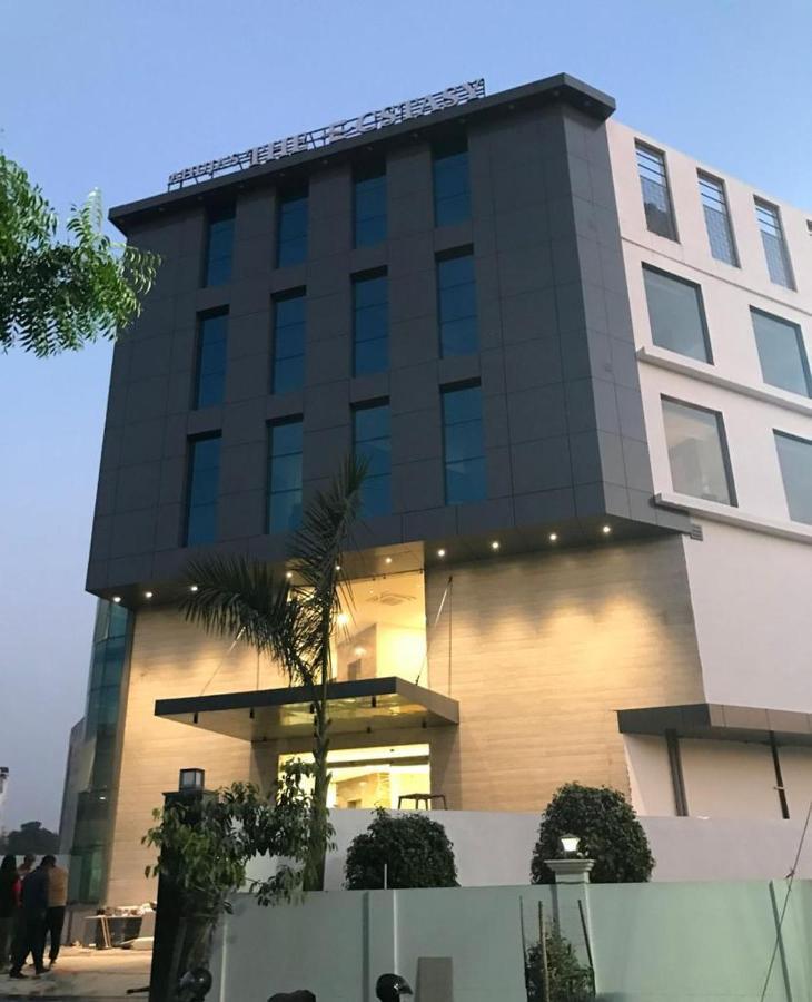 Hotel The Ecstasy Chinhat Exterior photo